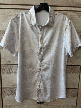 NWOT - ZEROYAA
Men’s button up shirt